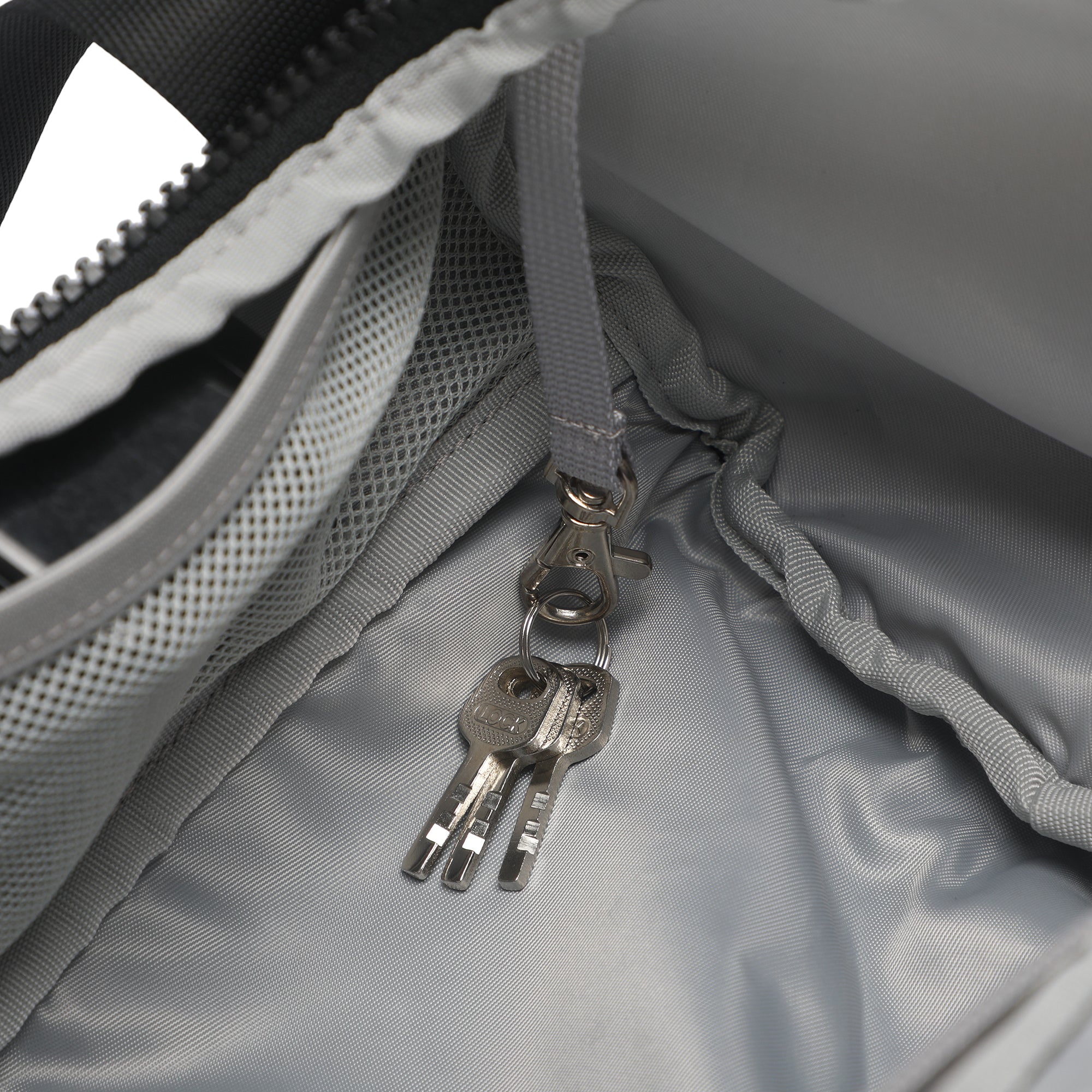 Motion Mini Duffel Bag – Hynes Eagle