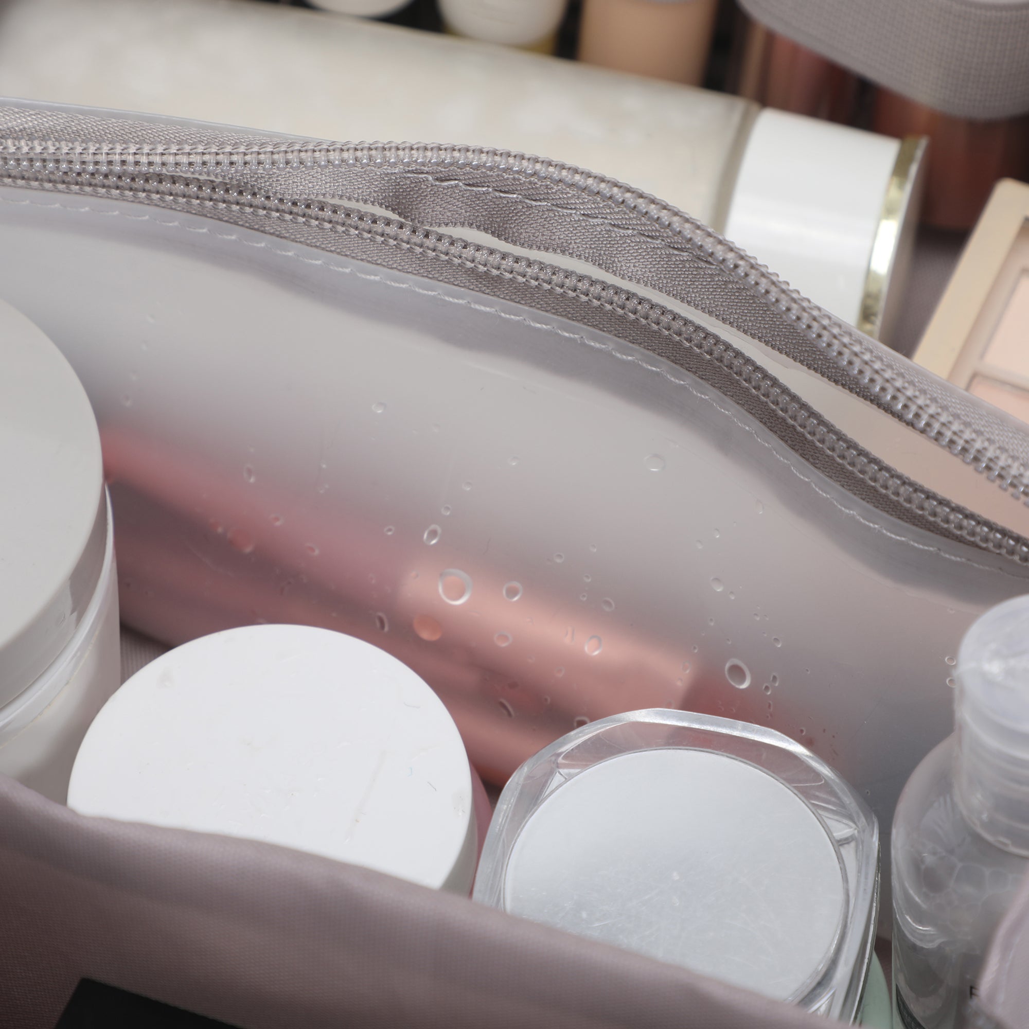 Quilted Makeup Bag Organizer – Structured Base – Hynes Eagle